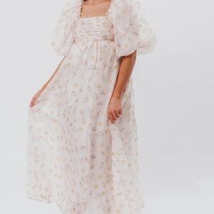 Elegant Floral Puff Sleeve Maxi Dress